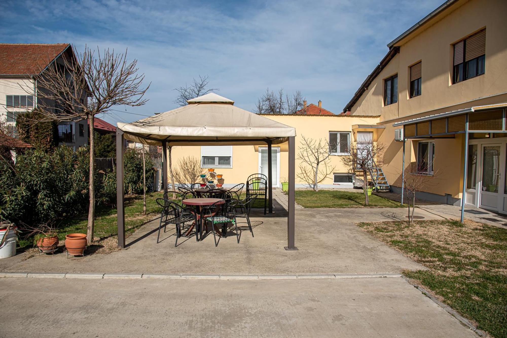 Apartments Kuca Aleksic Nis Ngoại thất bức ảnh