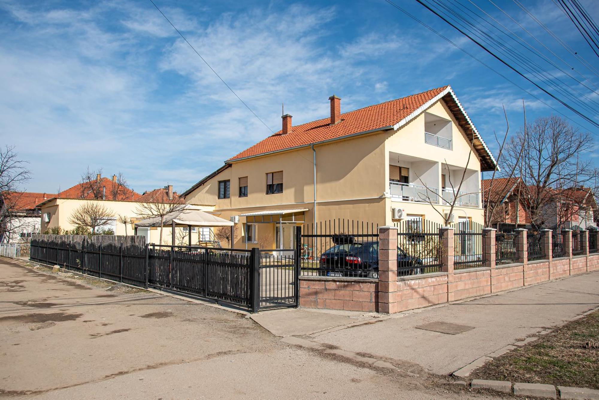 Apartments Kuca Aleksic Nis Ngoại thất bức ảnh