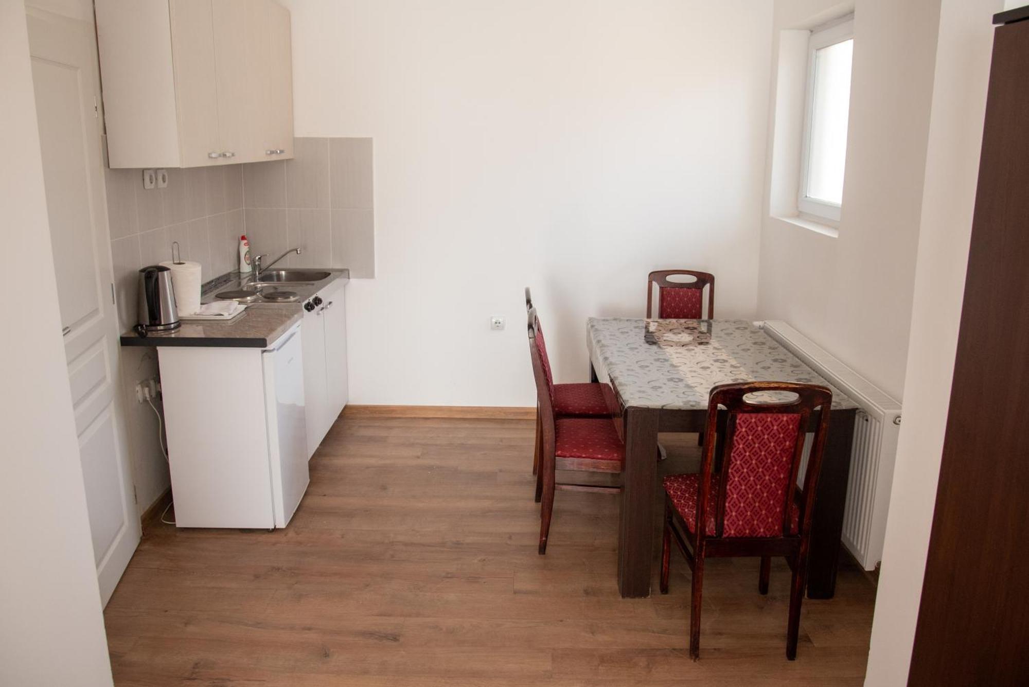 Apartments Kuca Aleksic Nis Ngoại thất bức ảnh