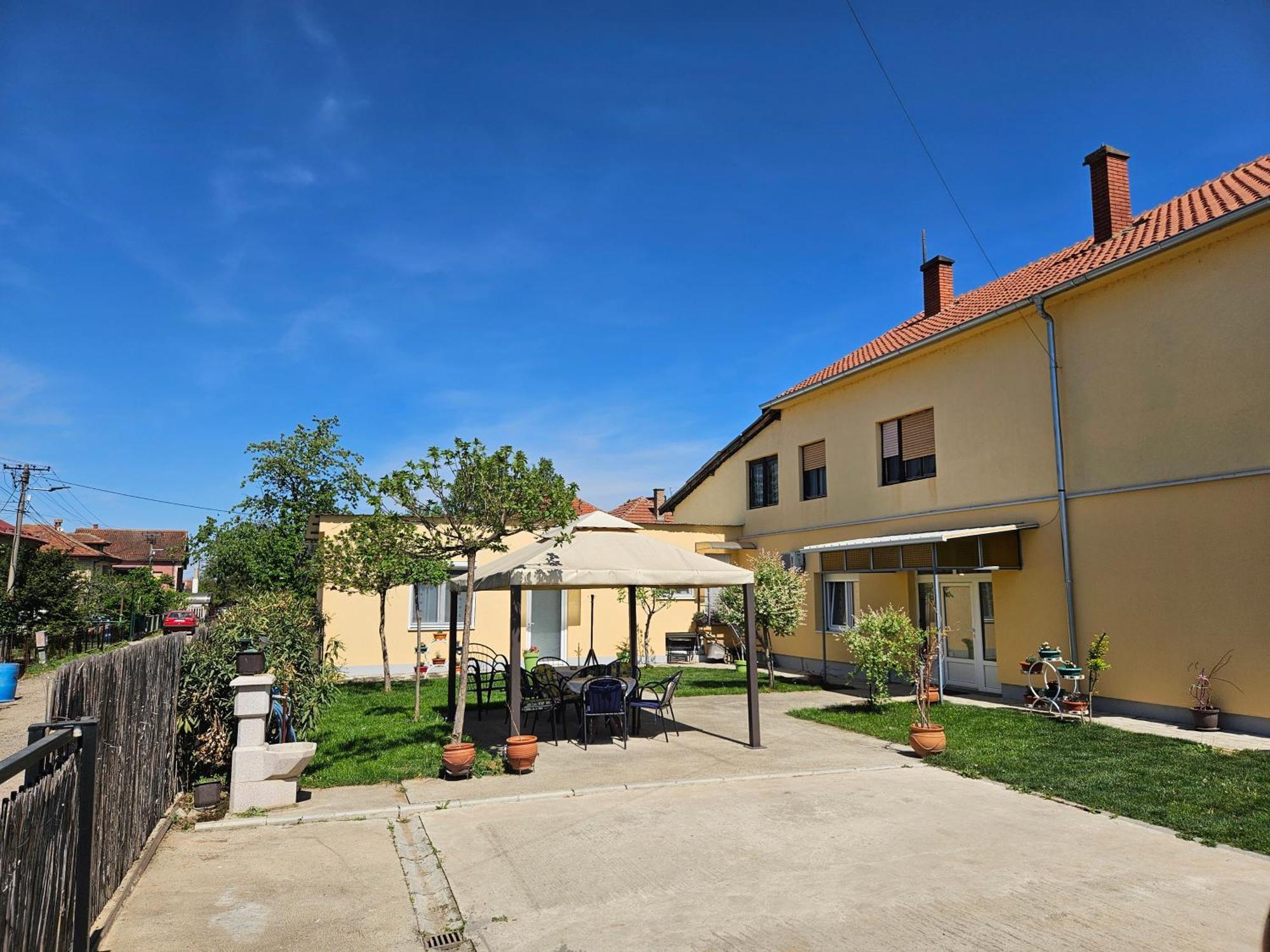 Apartments Kuca Aleksic Nis Ngoại thất bức ảnh