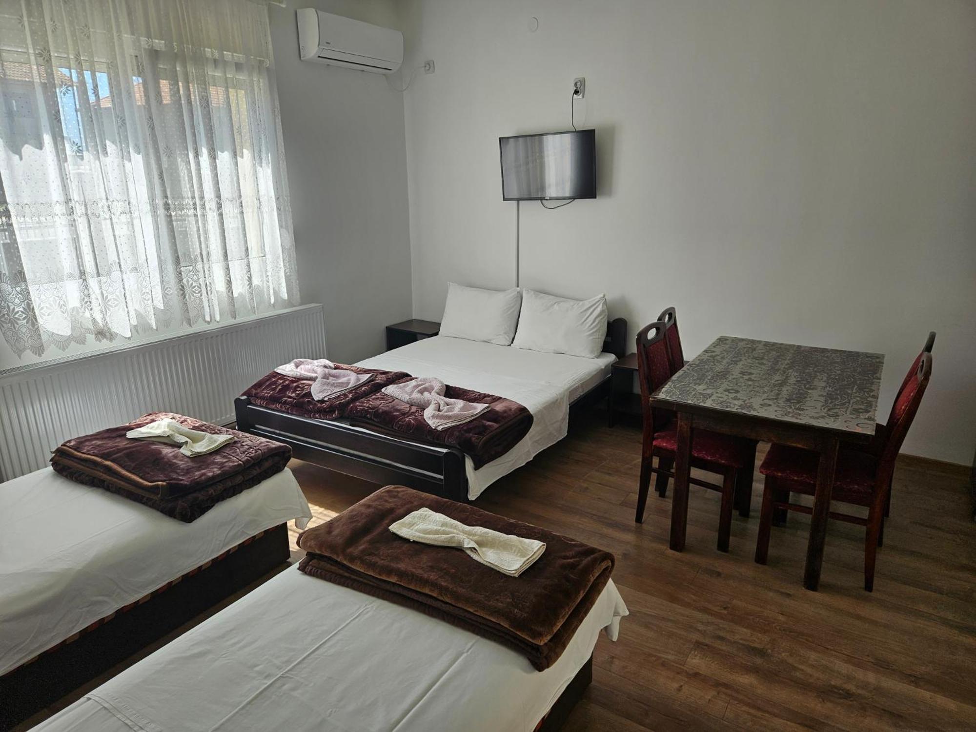 Apartments Kuca Aleksic Nis Ngoại thất bức ảnh