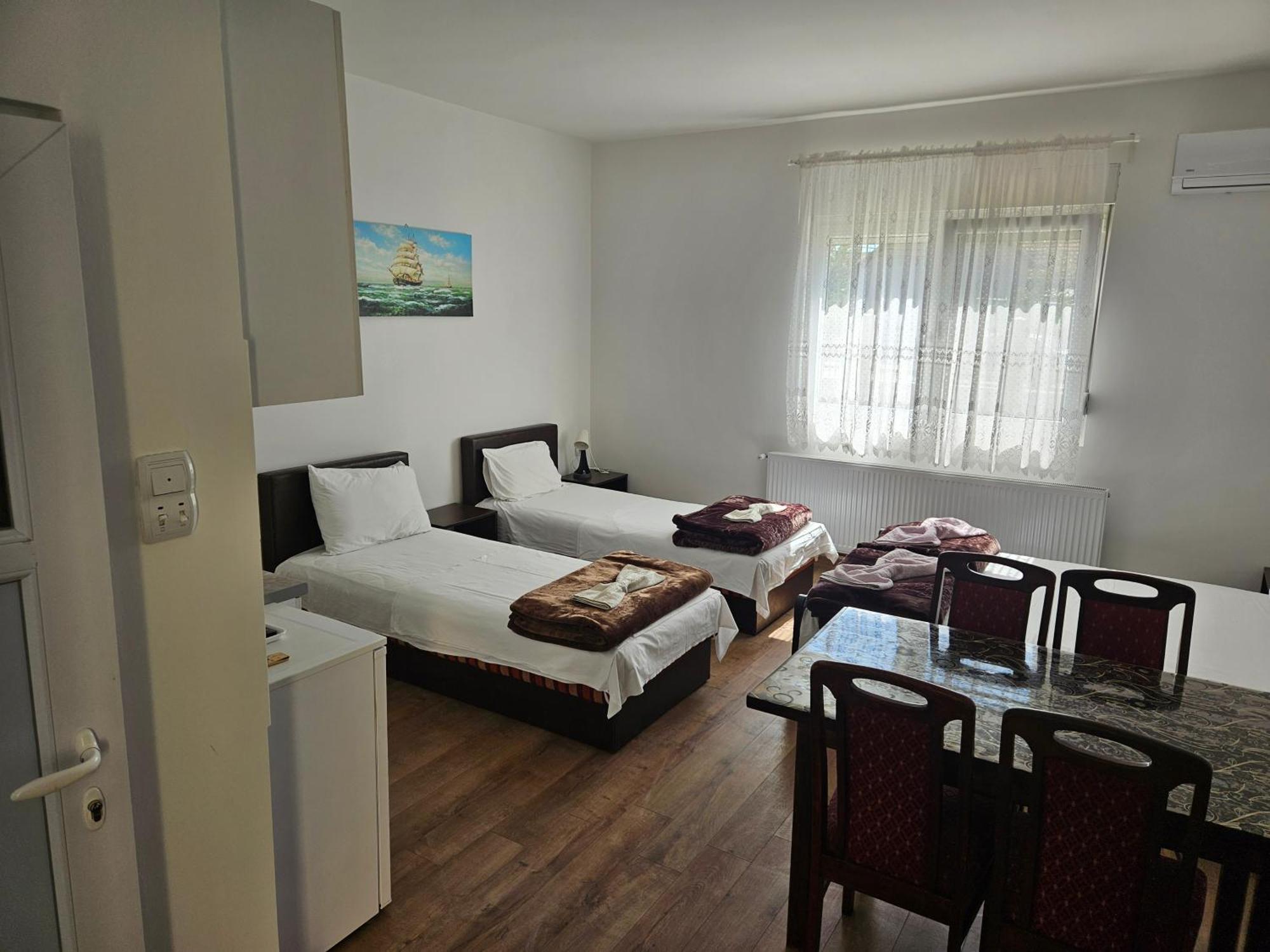 Apartments Kuca Aleksic Nis Ngoại thất bức ảnh