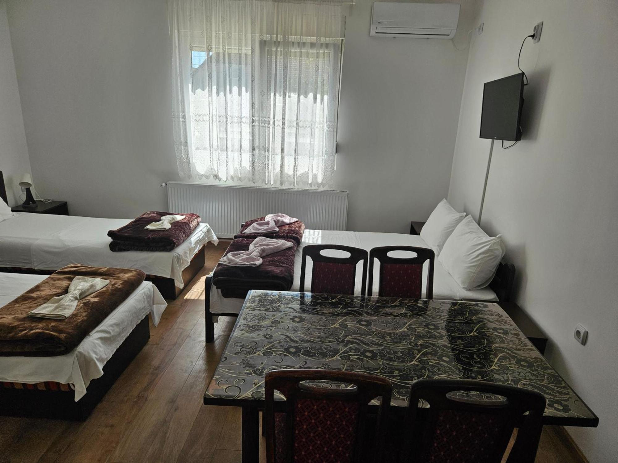 Apartments Kuca Aleksic Nis Ngoại thất bức ảnh