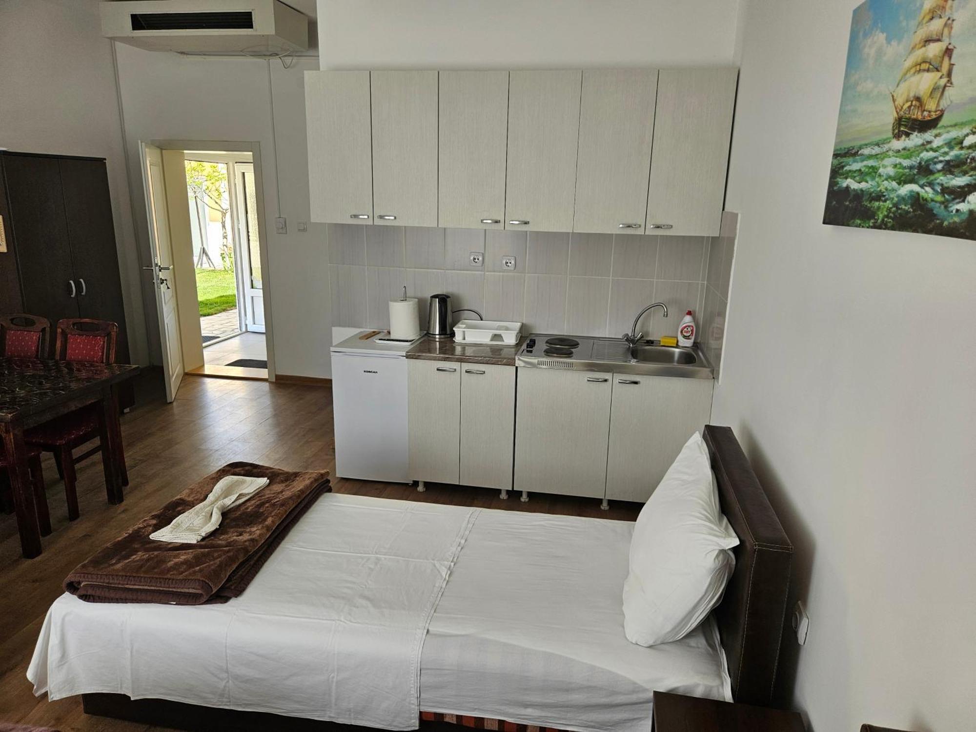 Apartments Kuca Aleksic Nis Ngoại thất bức ảnh
