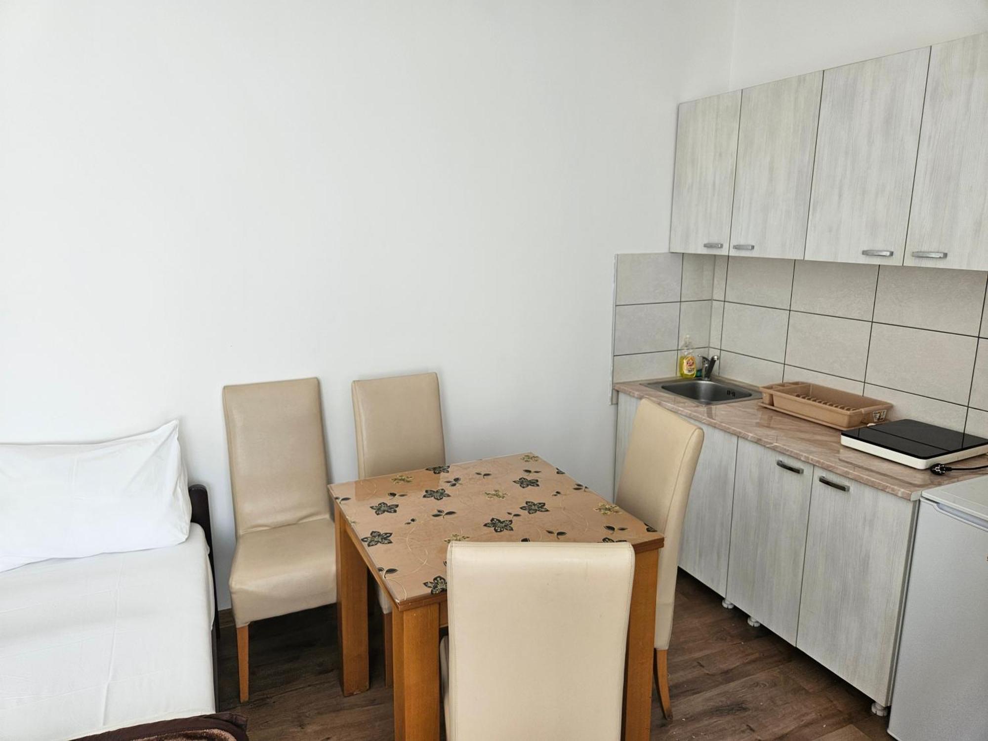 Apartments Kuca Aleksic Nis Ngoại thất bức ảnh