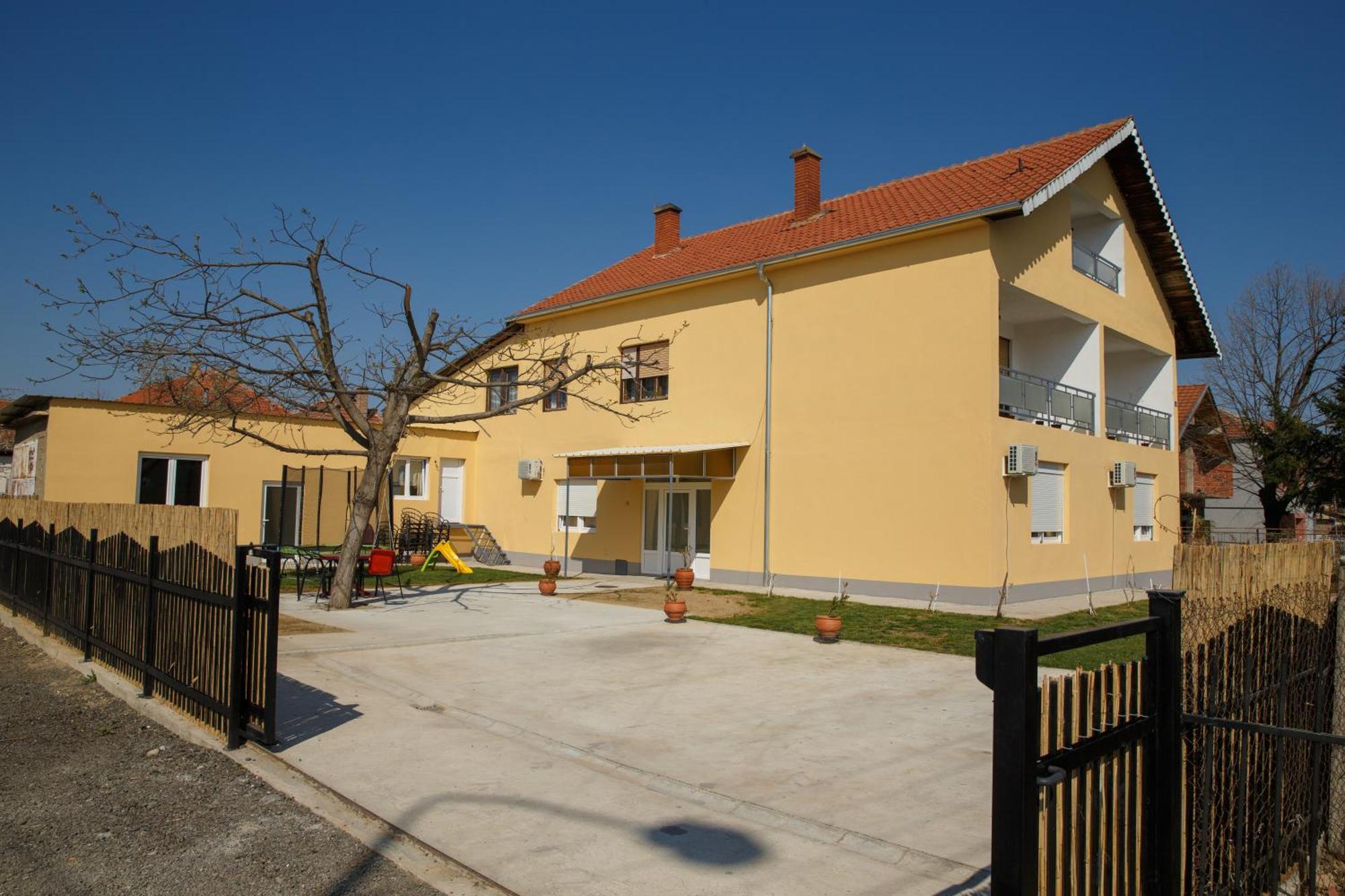 Apartments Kuca Aleksic Nis Ngoại thất bức ảnh