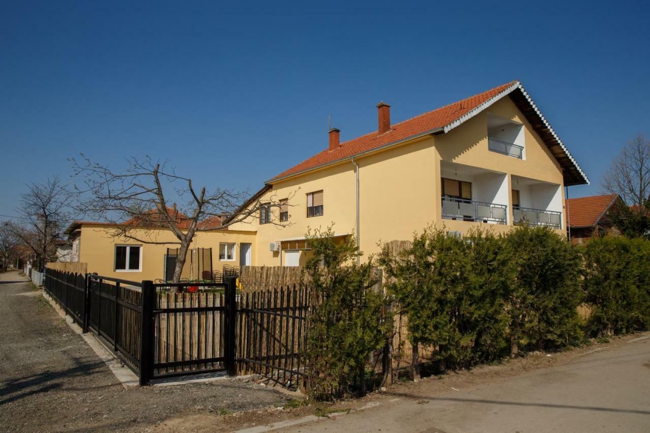 Apartments Kuca Aleksic Nis Ngoại thất bức ảnh