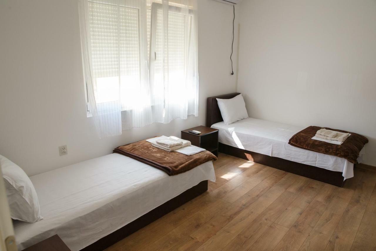 Apartments Kuca Aleksic Nis Ngoại thất bức ảnh