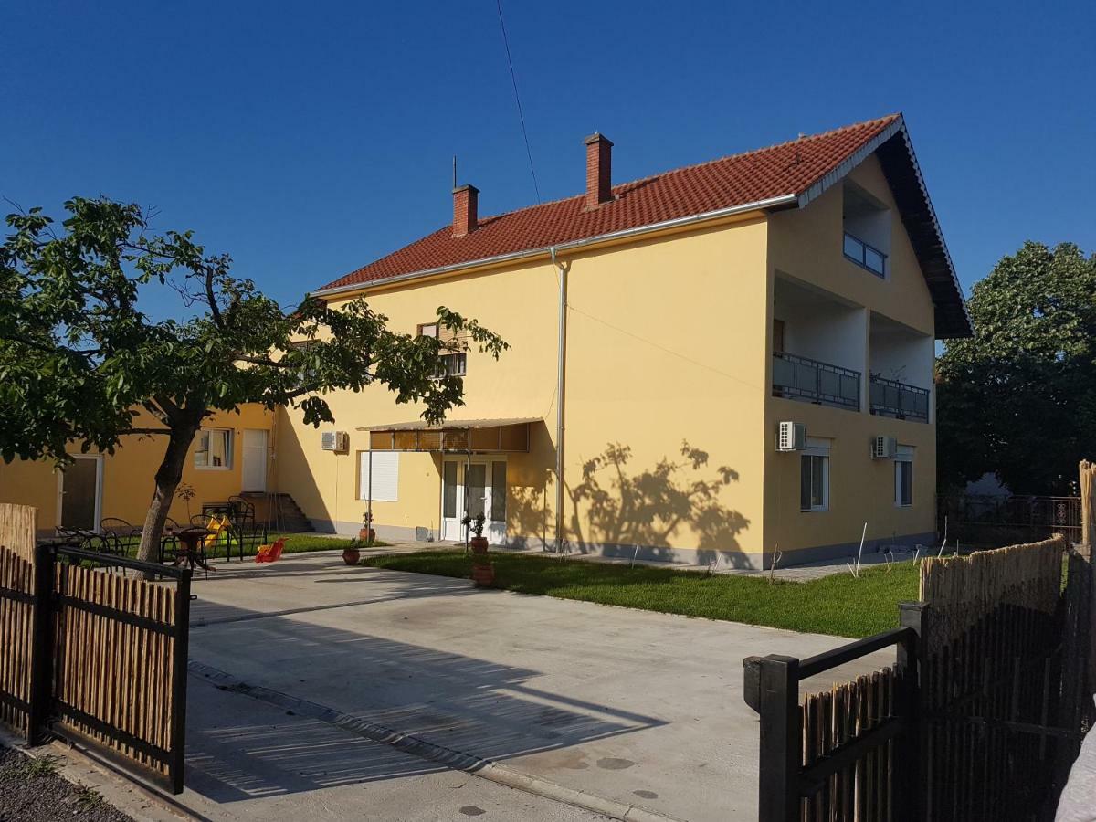 Apartments Kuca Aleksic Nis Ngoại thất bức ảnh